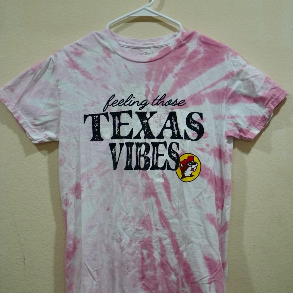 Buccee’s Pink Tie-Dye Texas Vibes T-Shirt